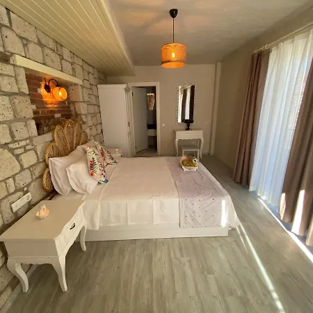 Oda ve Kahvaltı Naz Alaçatı
