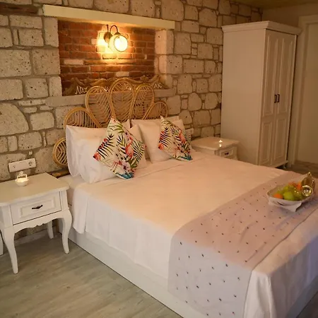 Naz * ألاتشاتي