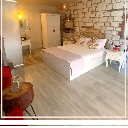 Naz Bed & Breakfast Alaçatı
