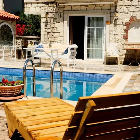 Naz ألاتشاتي