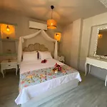 B&B Naz 알라카티