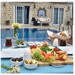 Naz B&B