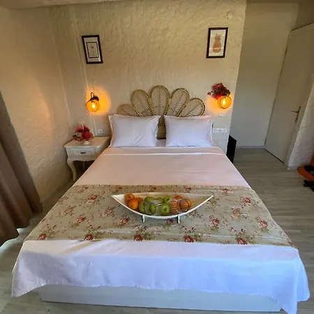 Naz Bed & Breakfast *