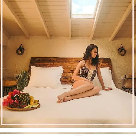 Naz Bed & Breakfast *